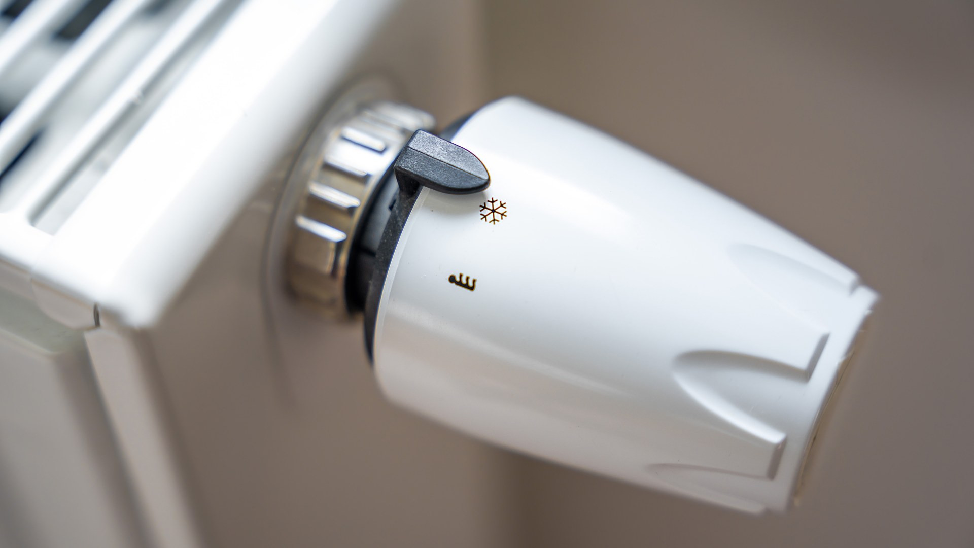 Heizkörperthermostat auf Frostschutz-Stellung – Nachtabsenkung richtig einstellen